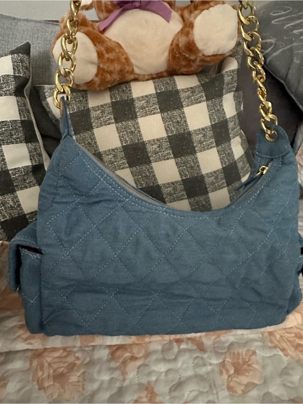 Quilted Blue Shoulder Bag with Gold Chain not authentic - Picture 3 of 10